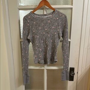 We The Free Gray Floral Ribbed Plissé Shirt